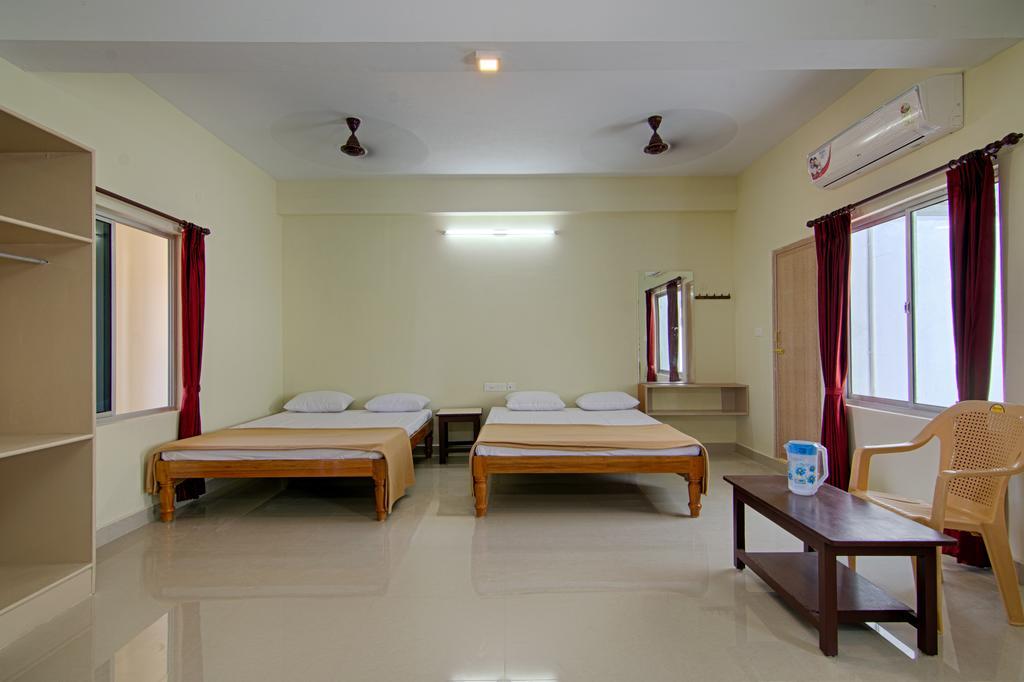 Hotel Ganesh Residency Puducherry Zimmer foto